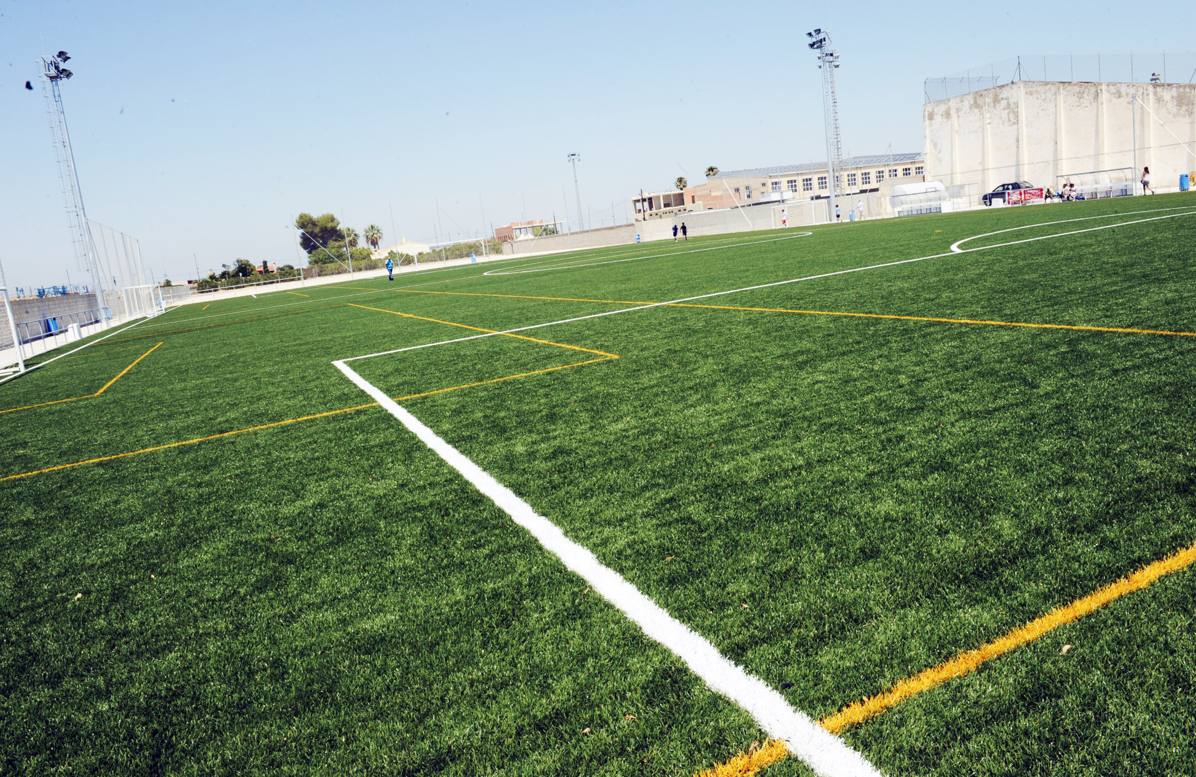 campo de futbol de cesped artificial