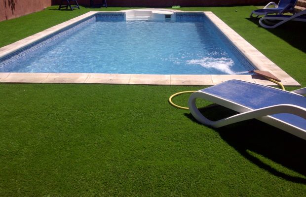 cesped-artificial-para-piscinas-5
