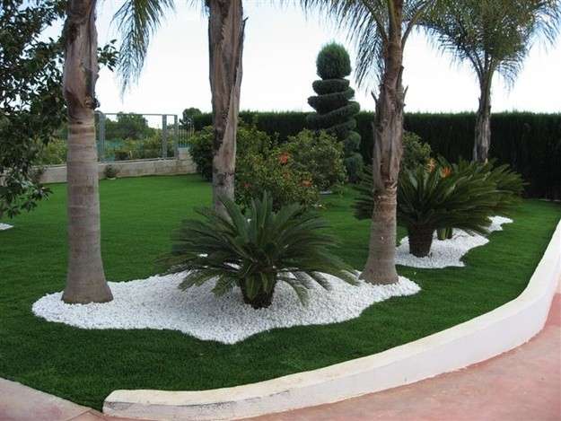 Decoración de jardines con piedras blancas